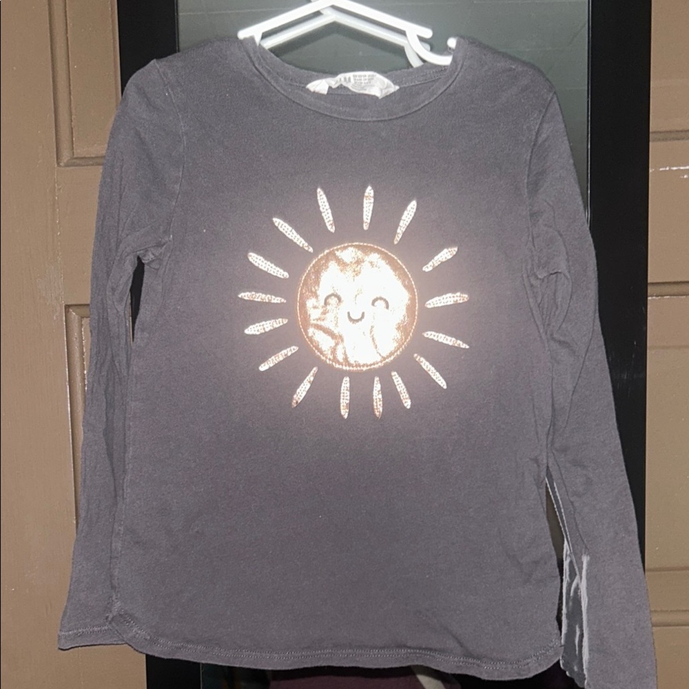 H&M youth 6-8yr long sleeve graphic tee